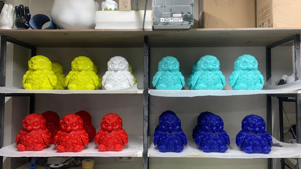 Boyalı finish pop-art figürler